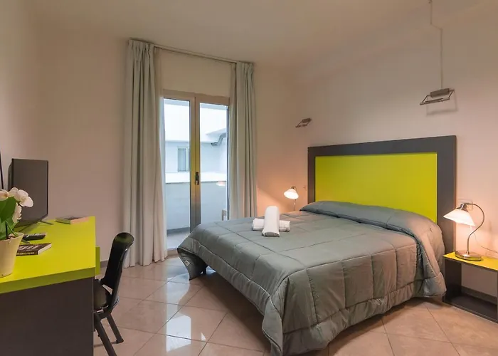 Delta Rooms